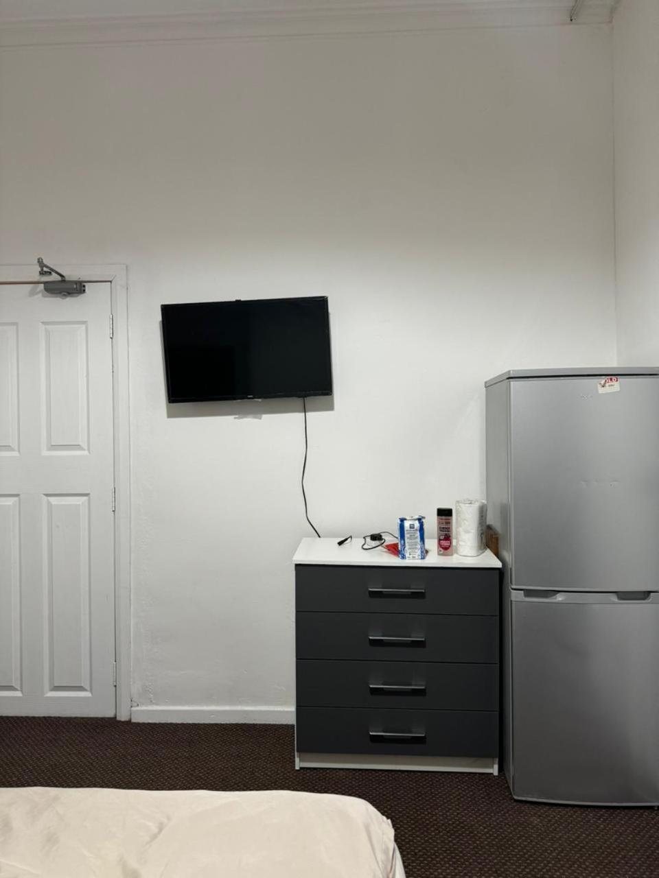 Ensuite Near Cricket Ground